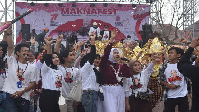 Ribuan Relawan Ganjar Pranowo Padati Maknafest OMG Lampung