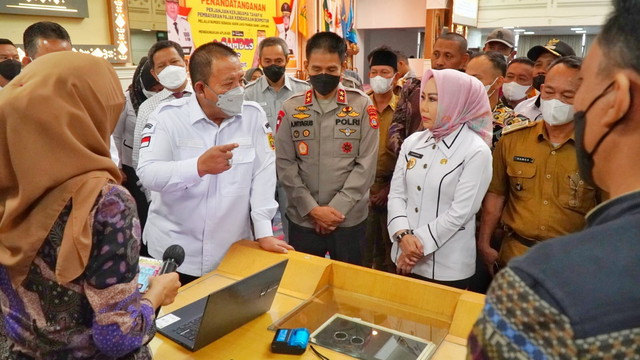 Pj Bupati Tubaba Zaidirina Teken Kerja Sama Tahap III Program E-Samdes