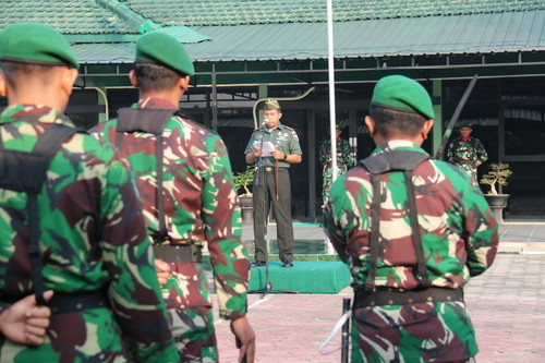 Pimpin Upacara Bendera, Dandim 0805/Ngawi Bacakan Amanat Pangdam V Brw