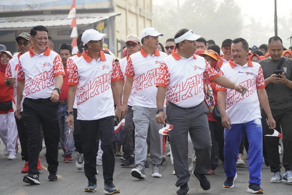 Pj Bupati Tubaba Buka Jalan Sehat Peringati Kemerdekaan