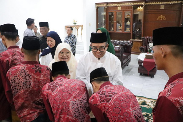 Pj. Gubernur Lampung Gelar Do’a Bersama dan Santuni Anak Yatim