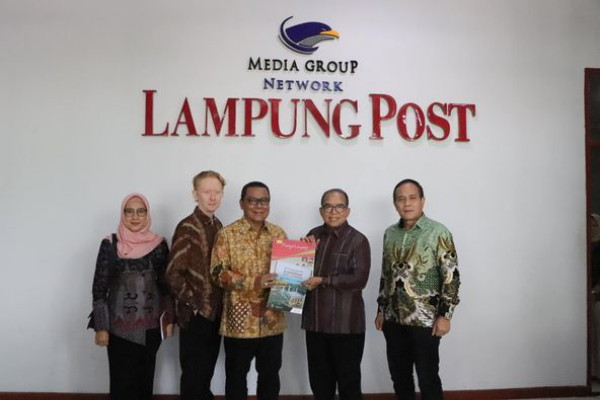 Penjabat Gubernur Lampung Dorong Media Awasi Program Pembangunan