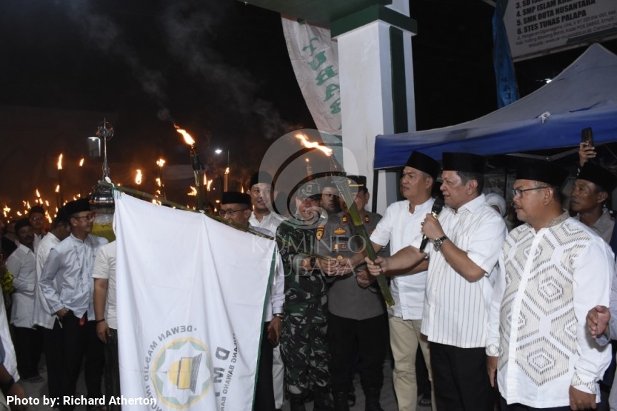 Pj Bupati Tubaba Lepas Peserta Pawai Takbir Keliling