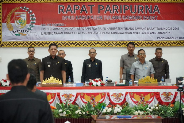 Pj. Bupati Tubaba Paparkan RPJPD 2025-2045 di Sidang Paripurna