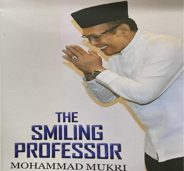 Kebuli Hangatkan Launching : The Smiling Professor