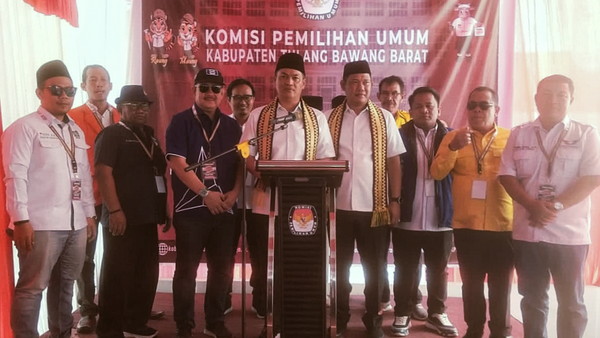 Pasangan NoNa Resmi Daftar Pilkada Tubaba 2024-2029