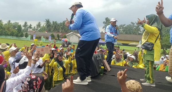 Warga Sekampung Udik Antusias Ikuti Senam Sehat Ela-Azwar