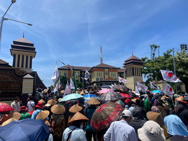 Serikat Petani Lampung Geruduk Polda Lampung